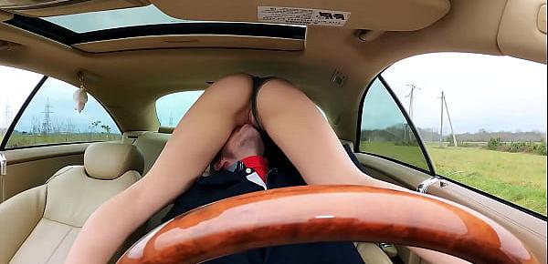  WOW! Licking pussy on first meeting in the car, PUBLIC ROAD!